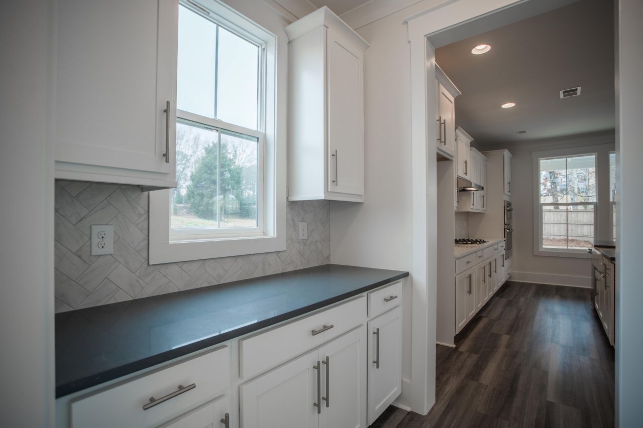 2019 Riverbend Drive Photo 6