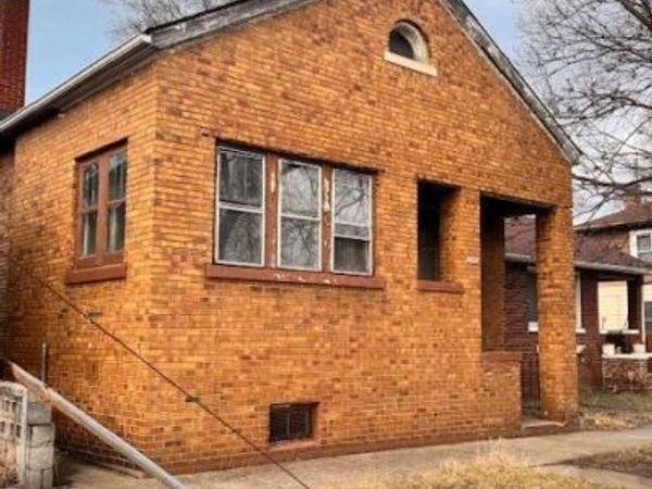 1686 W 10th Place, Gary, IN 46404