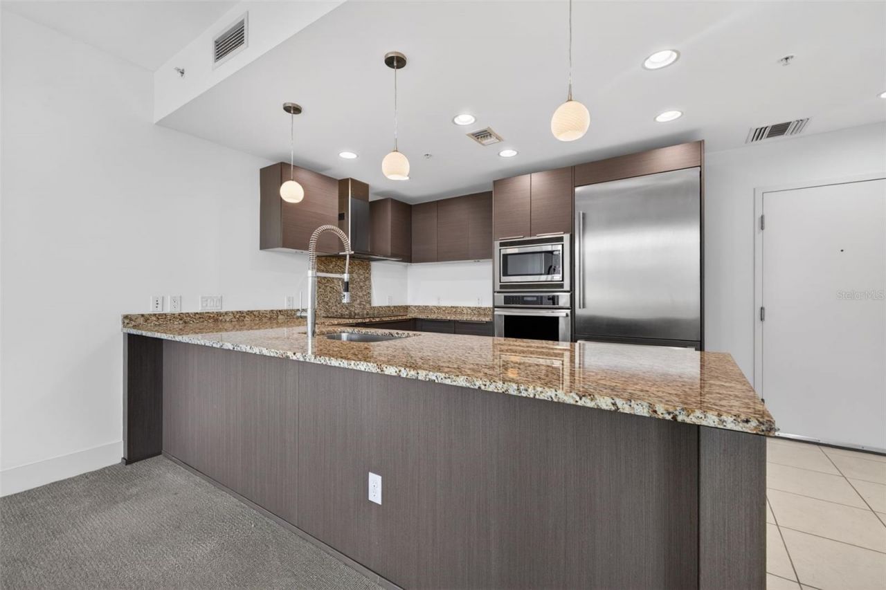 175 1st Street S, Unit 404, Saint Petersburg, FL 33701 Photo