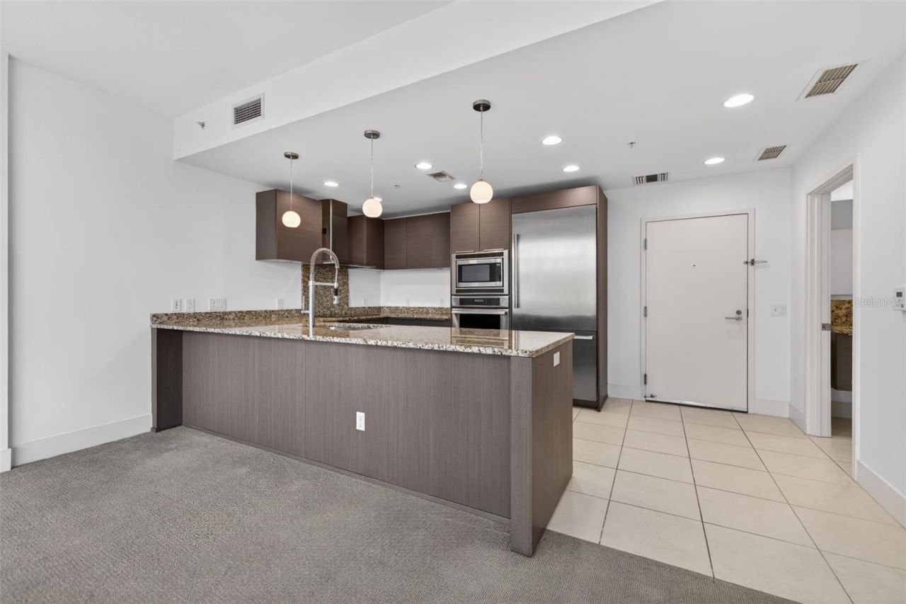 175 1st Street S, Unit 404, Saint Petersburg, FL 33701 Photo