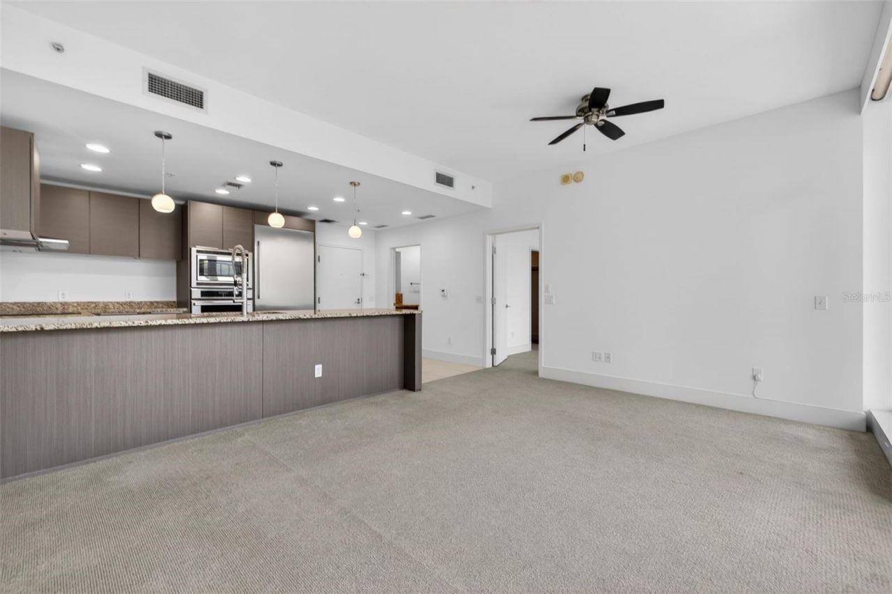 175 1st Street S, Unit 404, Saint Petersburg, FL 33701 Photo