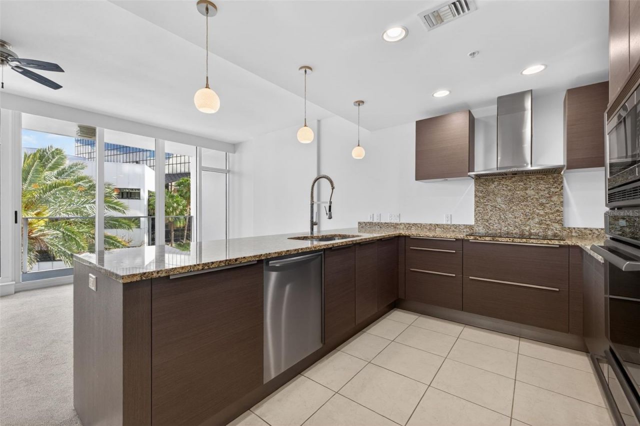 175 1st Street S, Unit 404, Saint Petersburg, FL 33701 Photo