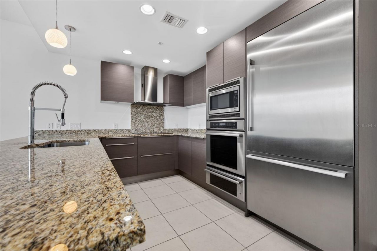 175 1st Street S, Unit 404, Saint Petersburg, FL 33701 Photo