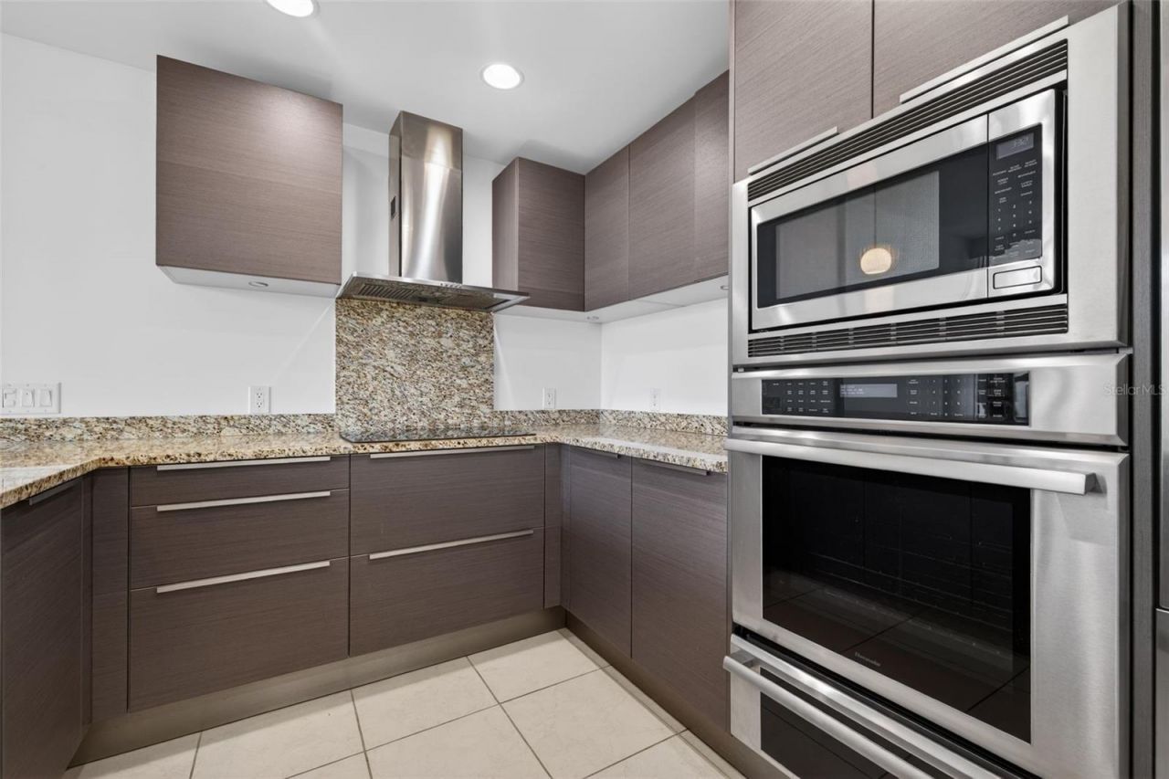 175 1st Street S, Unit 404, Saint Petersburg, FL 33701 Photo