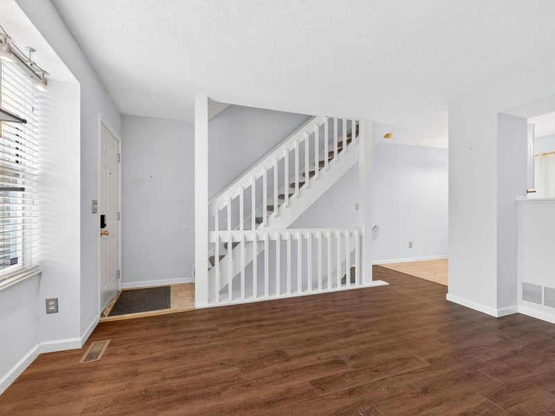 7853 Barkwood Drive, Columbus, OH 43085 Photo 3