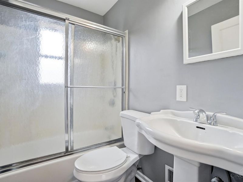 3935 Carrie Avenue, Cheviot, OH 45211 Photo 23