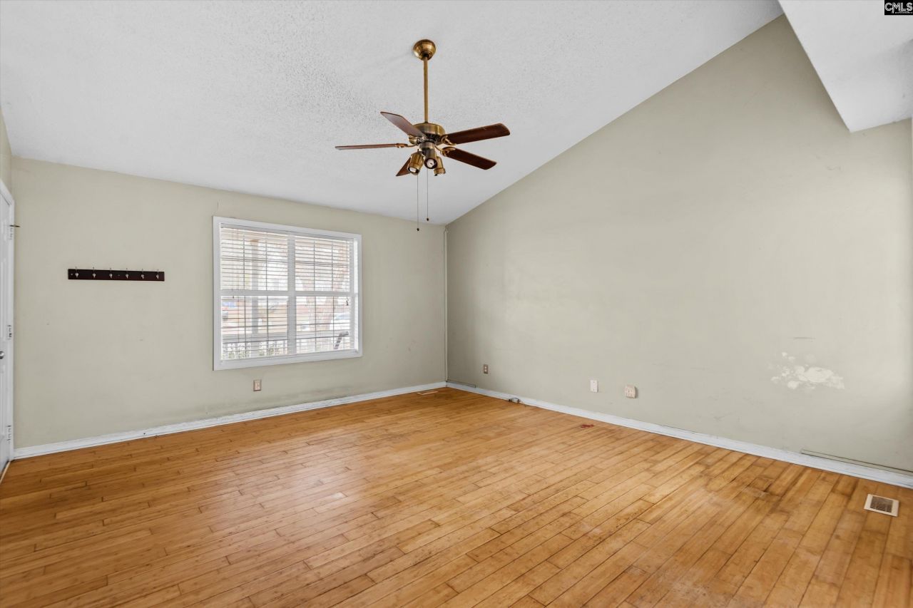 196 Bill Williamson Court Photo 4