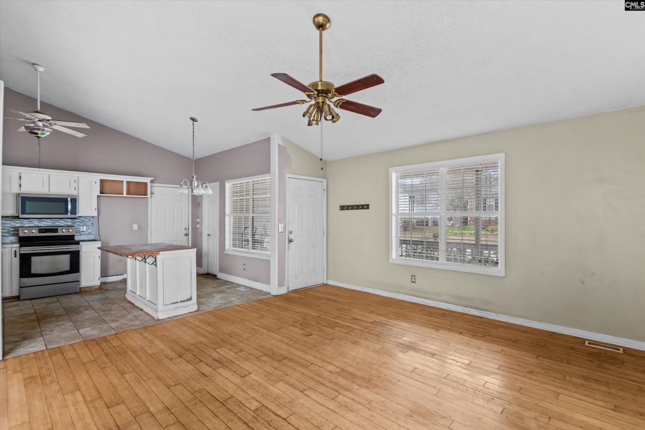 196 Bill Williamson Court Photo 6