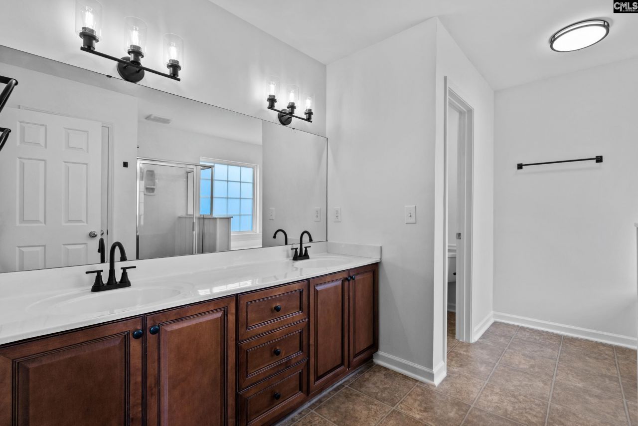 535 Batty Way Photo 25