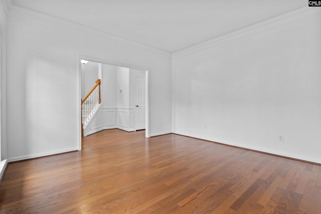 535 Batty Way Photo 4