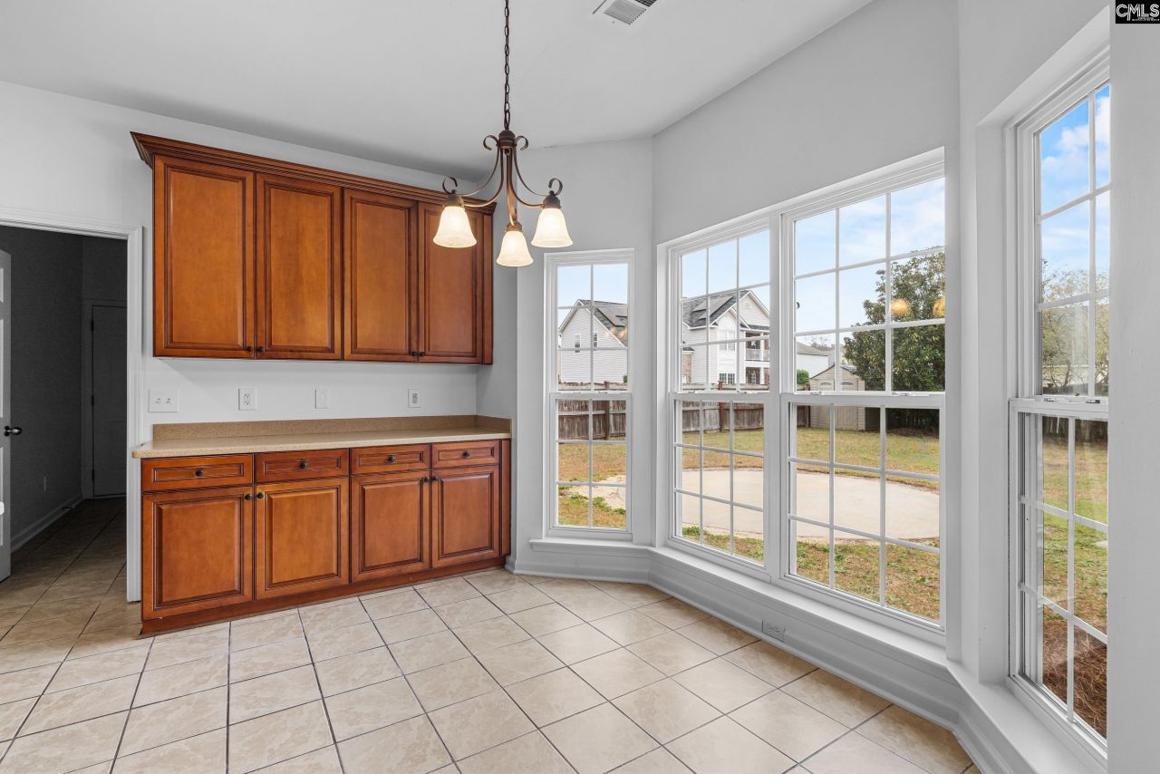 535 Batty Way Photo 8