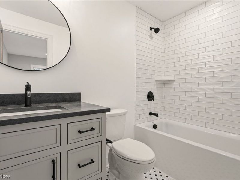 81 Hall Street, Chagrin Falls, OH 44022 Photo 22