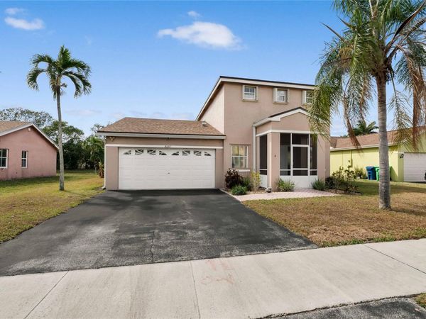5227 NW 96th Ave, Sunrise, FL 33351