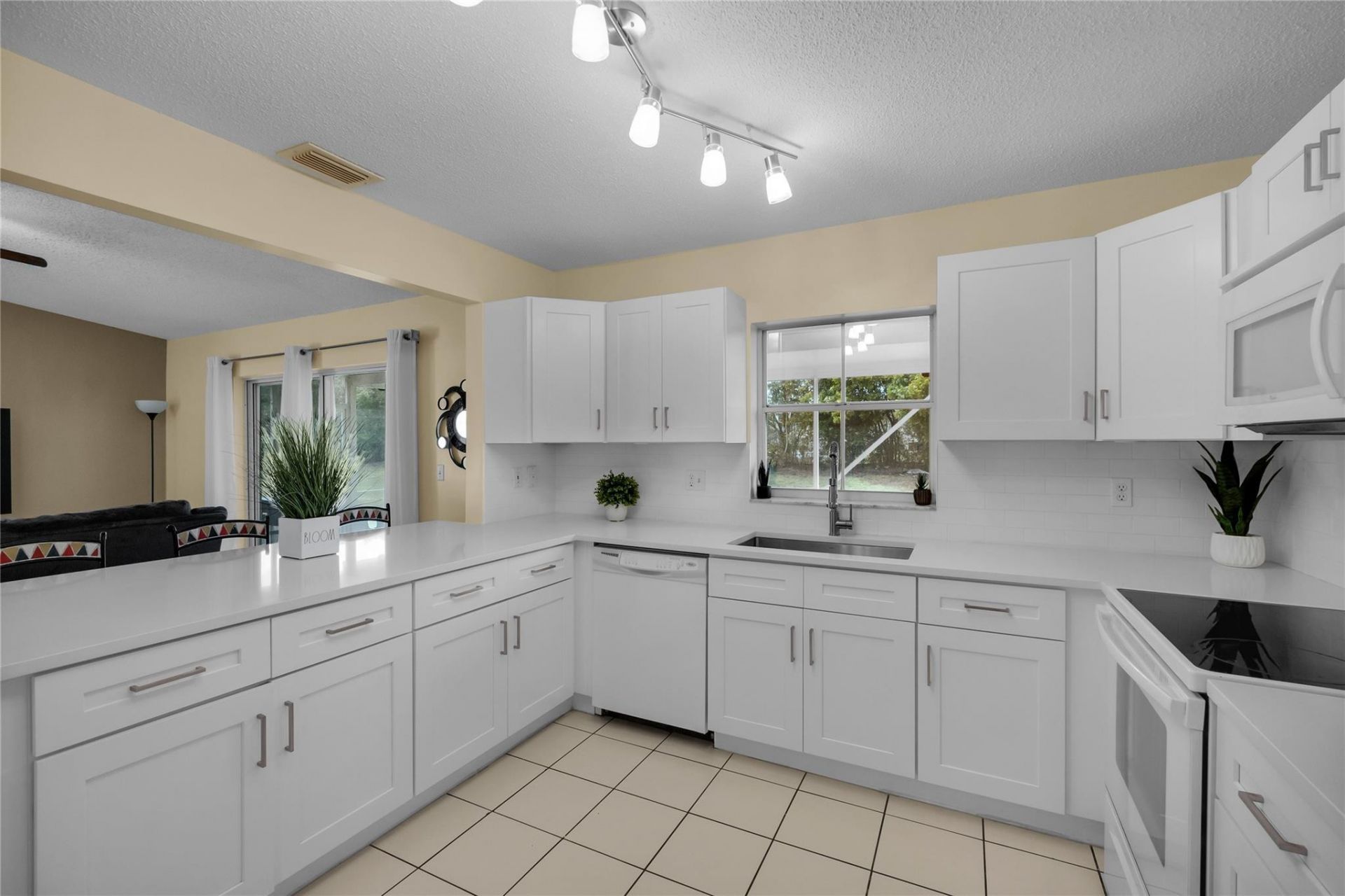 5227 NW 96th Avenue, Sunrise, FL 33351 Photo