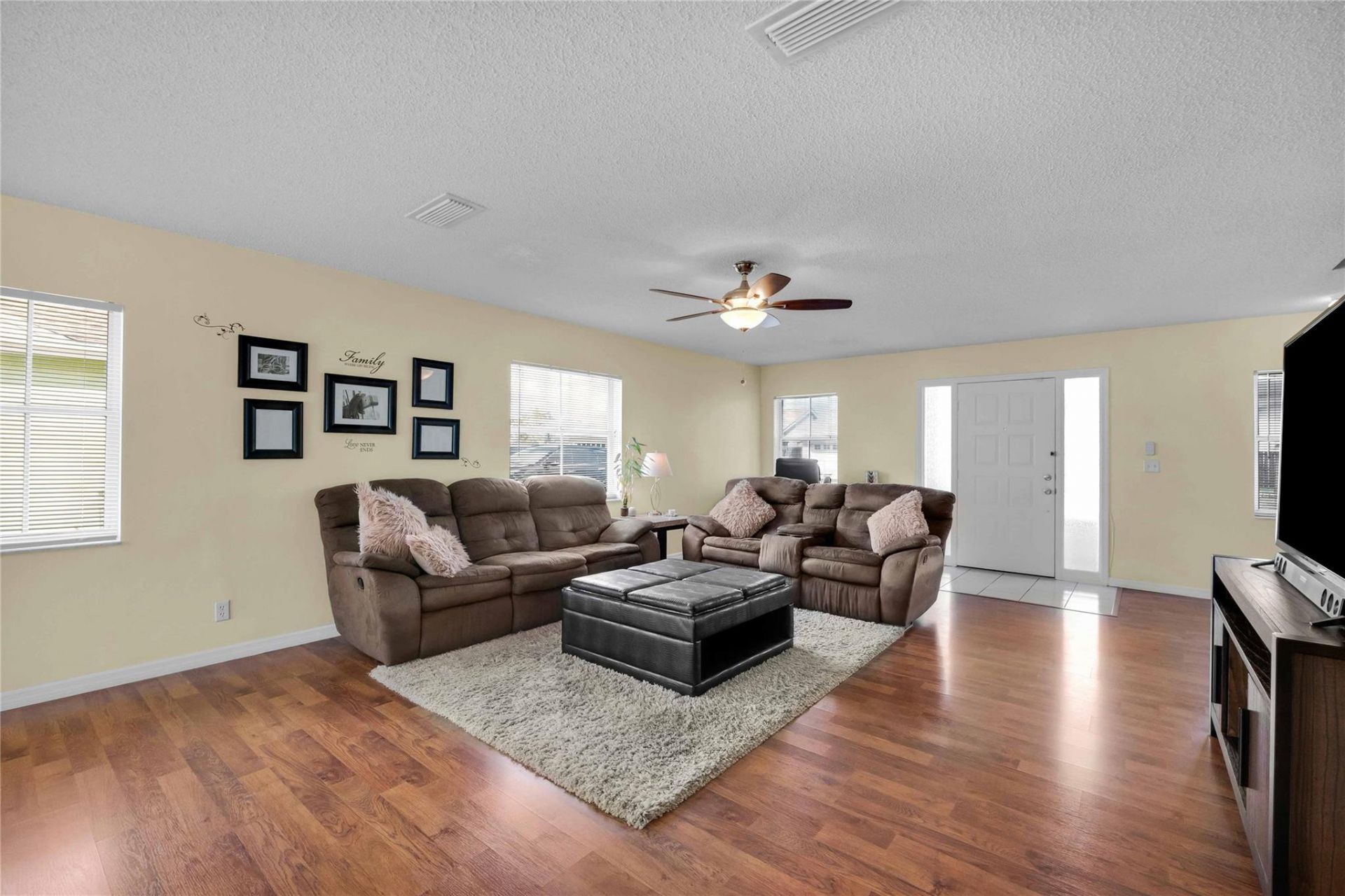 5227 NW 96th Avenue, Sunrise, FL 33351 Photo