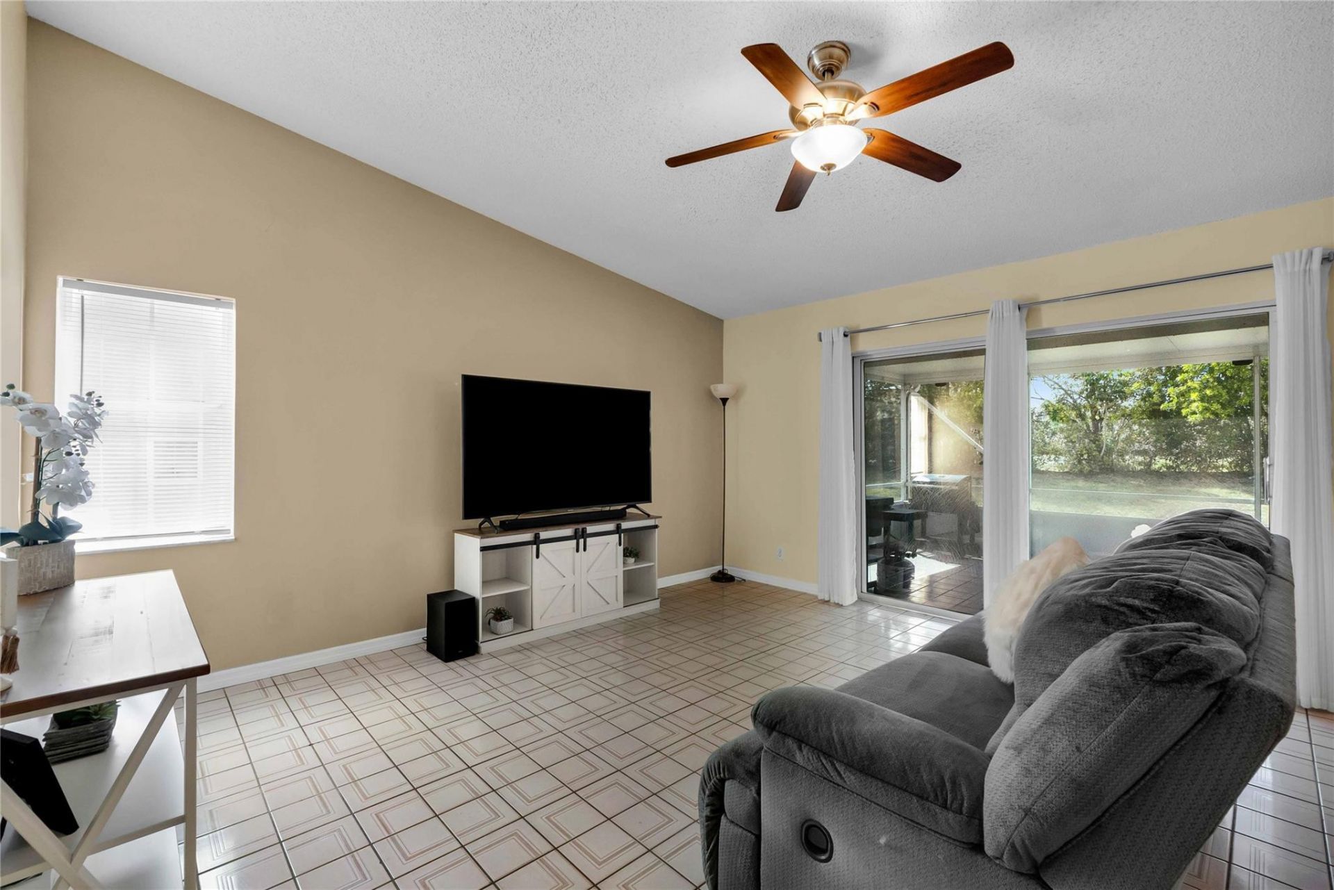 5227 NW 96th Avenue, Sunrise, FL 33351 Photo