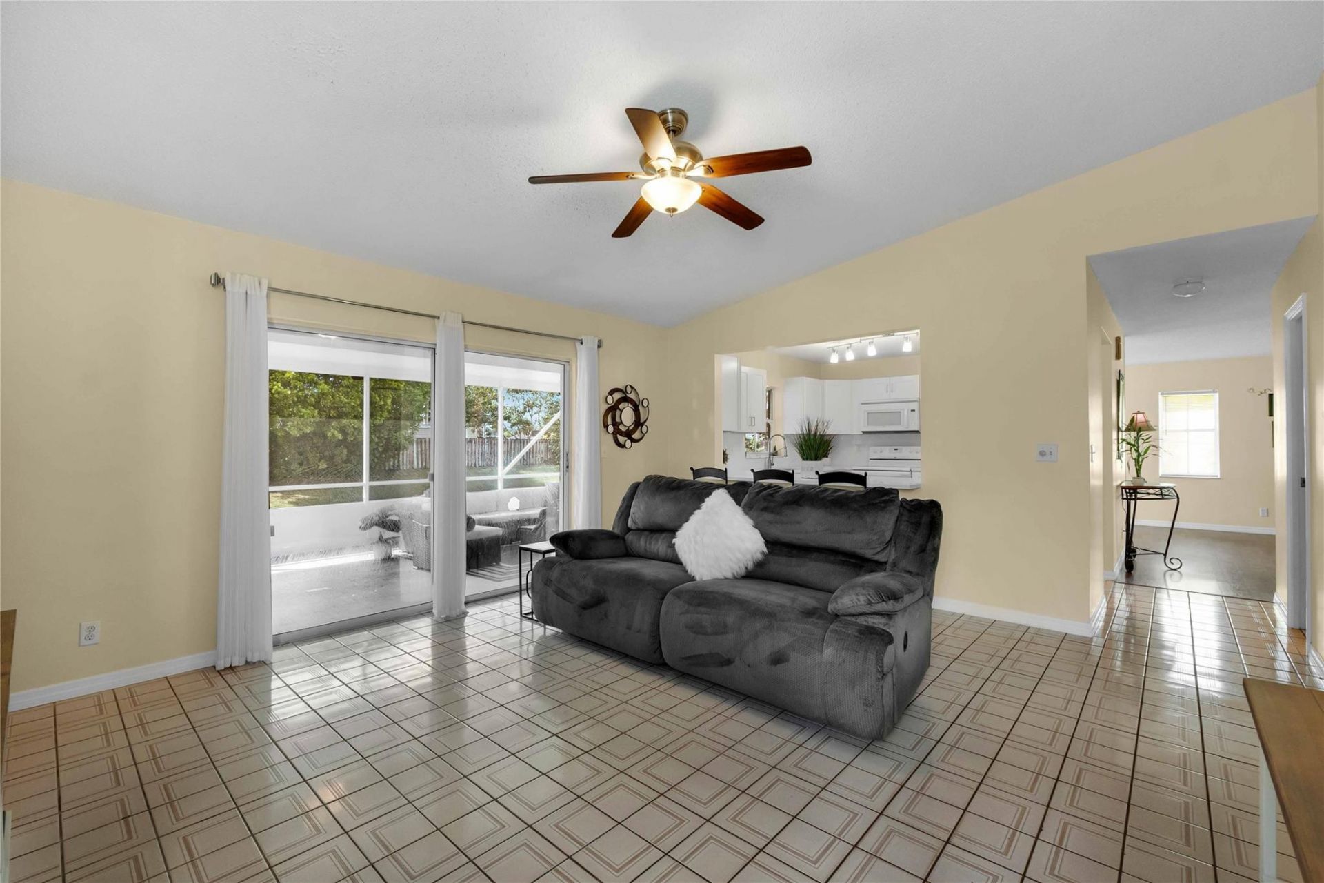 5227 NW 96th Avenue, Sunrise, FL 33351 Photo
