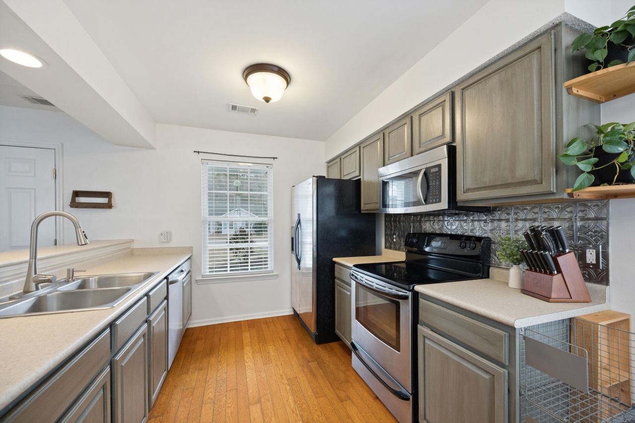 18 Royal Star Drive Photo 10