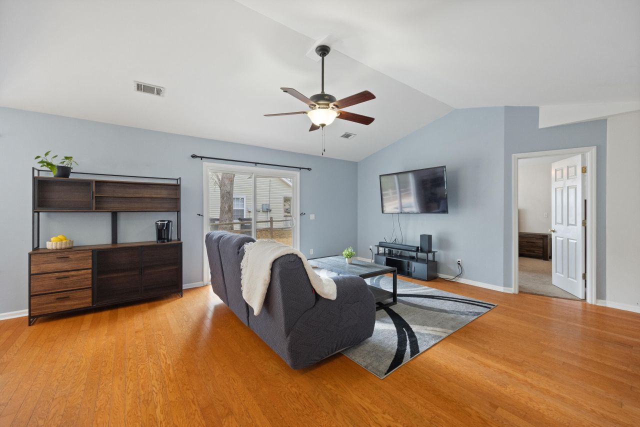 18 Royal Star Drive Photo 5