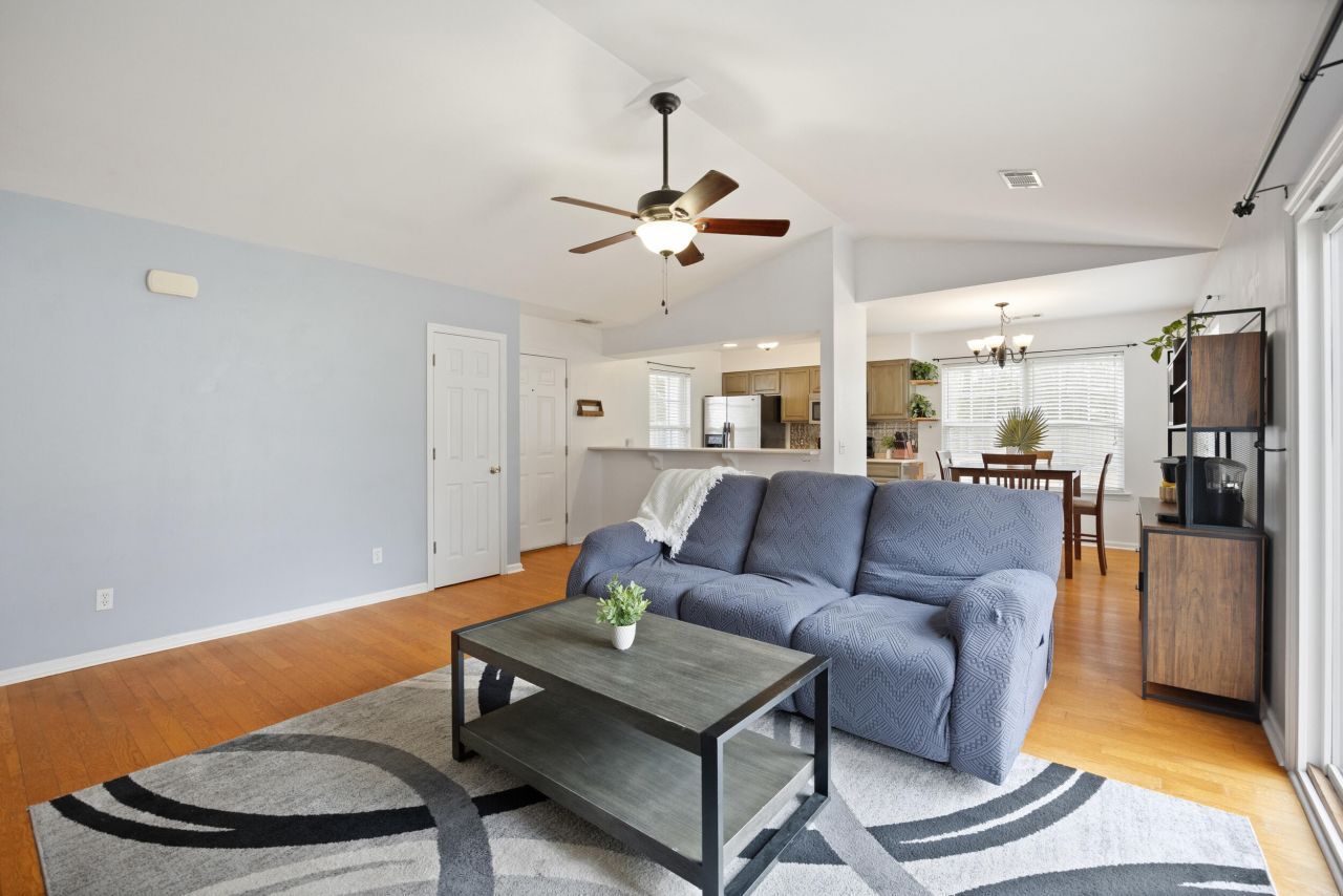 18 Royal Star Drive Photo 6