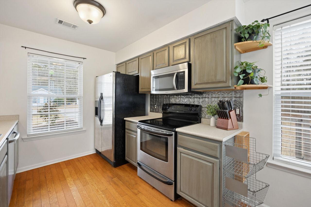 18 Royal Star Drive Photo 8