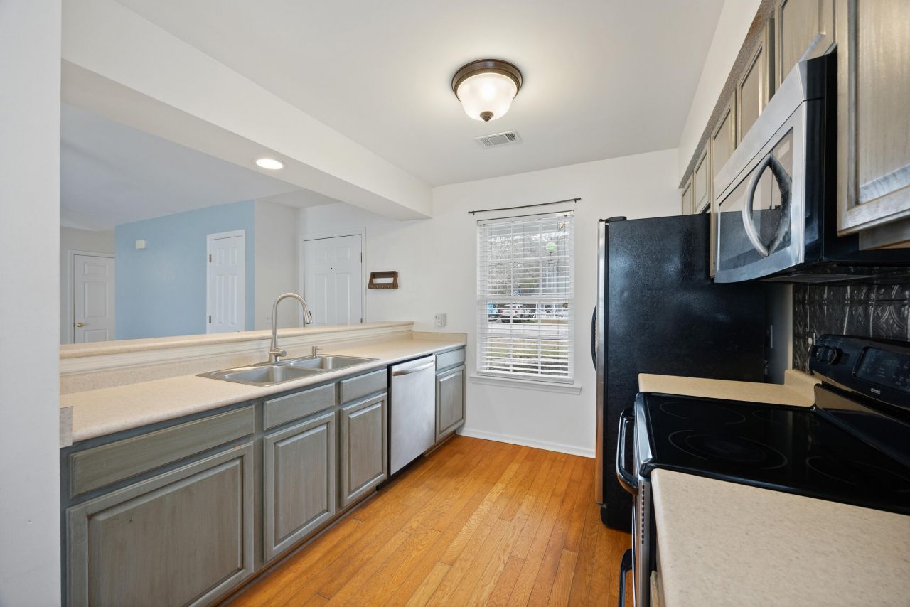 18 Royal Star Drive Photo 9