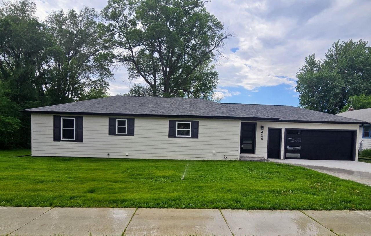 406 8th Avenue SW, Pipestone, MN 56164