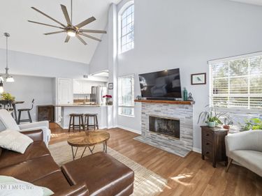 13700 RICHMOND PARK Drive N, Unit 1306, Jacksonville, FL 32224