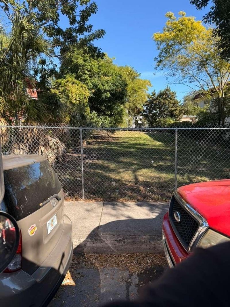 61 NW 17th Pl, Miami, FL 33125 Photo