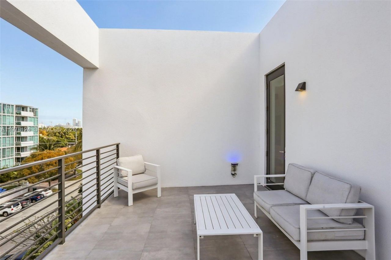 1930 Bay Dr , Unit 4, Miami Beach, FL 33141 Photo