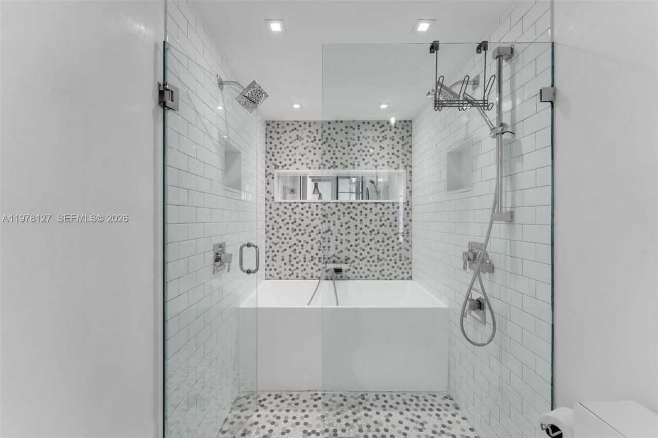 6901 Edgewater Dr , Unit 315, Coral Gables, FL 33133 Photo