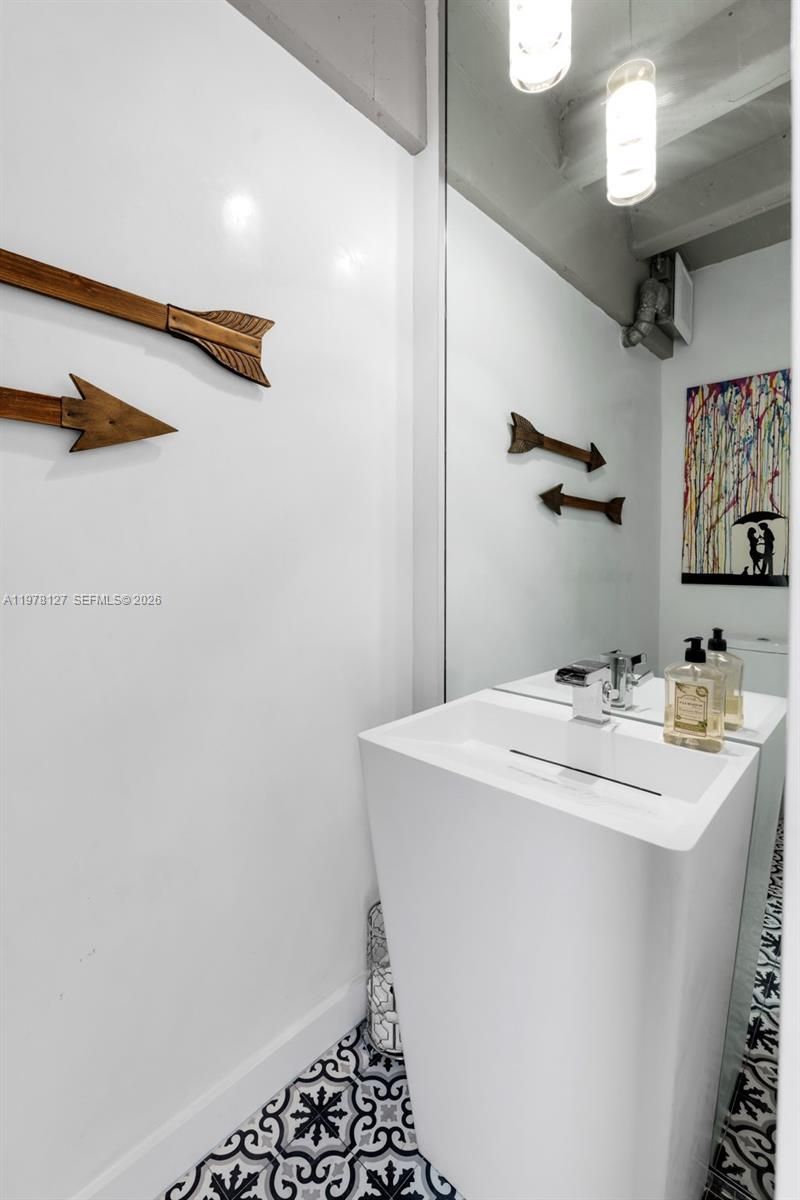 6901 Edgewater Dr , Unit 315, Coral Gables, FL 33133 Photo