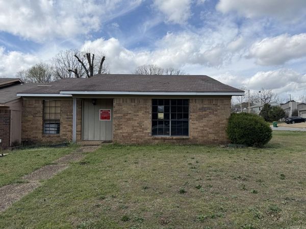 Little Rock, AR 72211