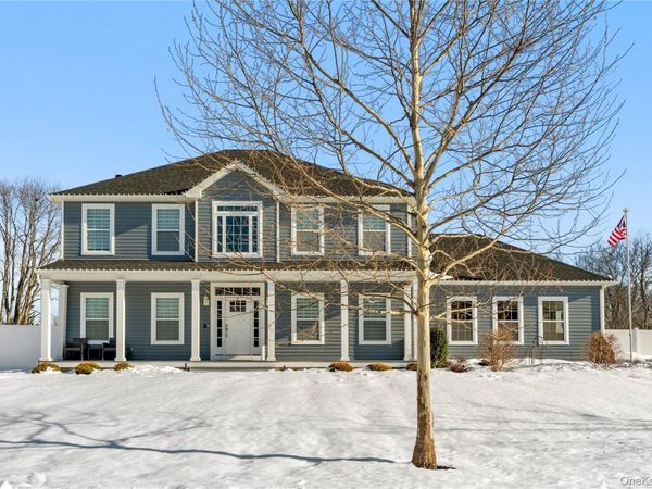 3 Manor Court, Mount Sinai, NY 11766