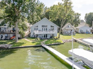 380 Lake Drive , Arnolds Park, IA 51331