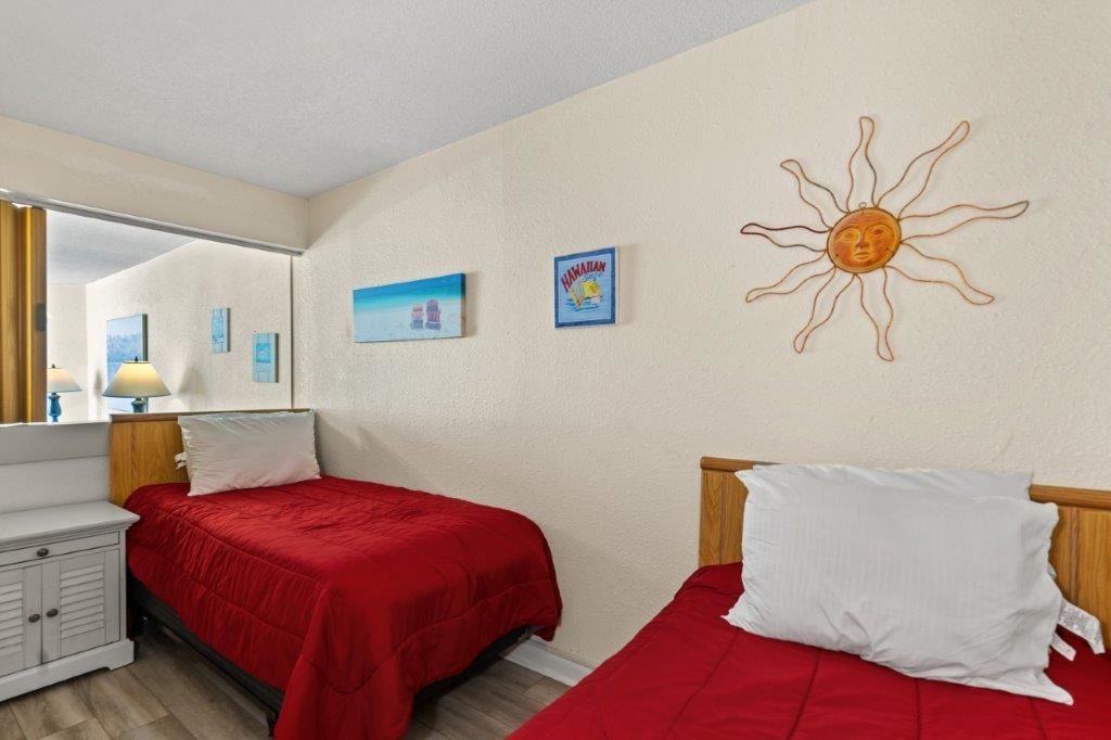 9550 Shore Dr. Photo 10