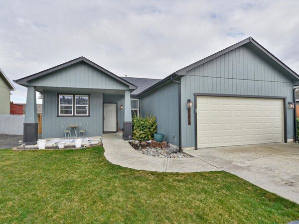 17615 E 3rd Ln, Greenacres, WA 99016