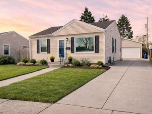 2520 E Crescent STREET, Racine, WI 53403