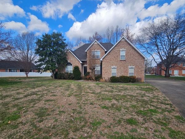 1005 Ithaca St, Murfreesboro, TN 37130