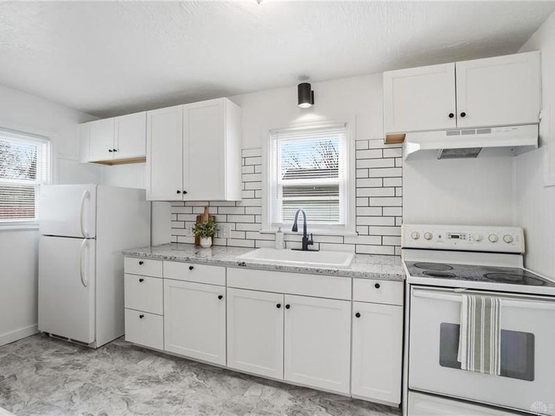 329 Roosevelt Drive, Springfield, OH 45503 Photo 10