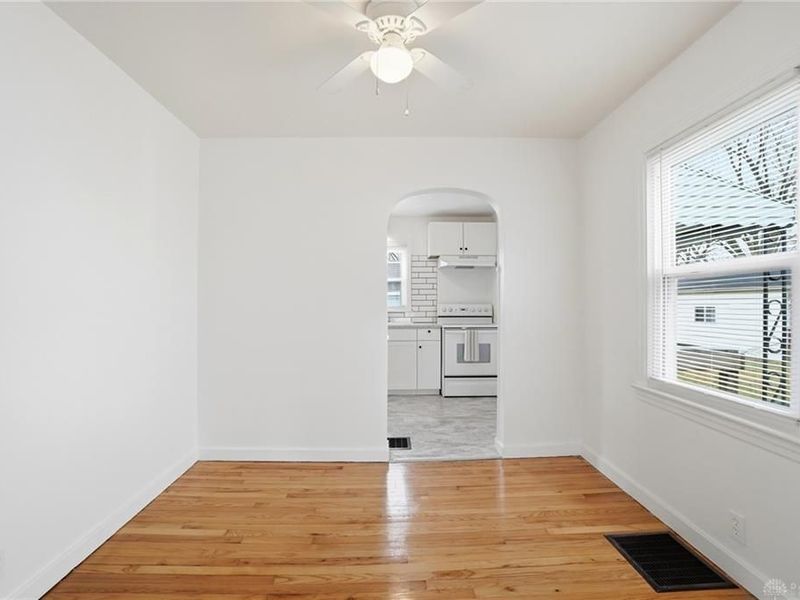 329 Roosevelt Drive, Springfield, OH 45503 Photo 8