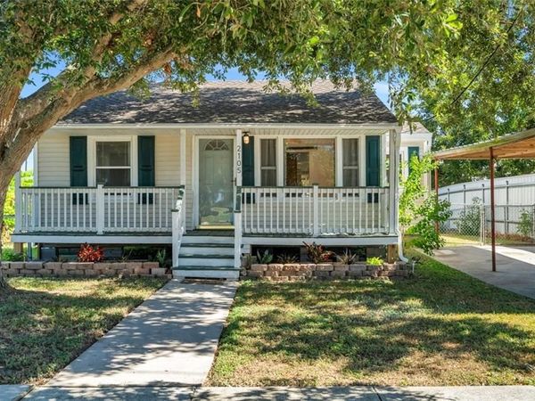 2105 CENTER Street, Arabi, LA 70032