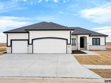 10339 S 212 Street, Gretna, NE 68028