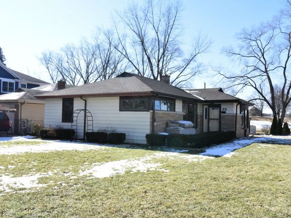 22 N Kenilworth Avenue , Mount Prospect, IL 60056