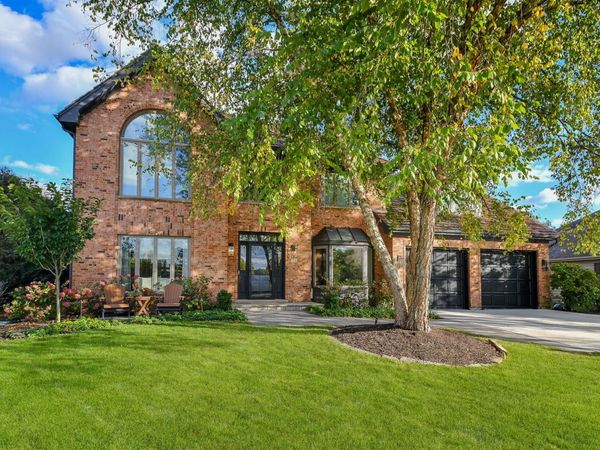 24 Winners Cup Circle , Wheaton, IL 60189