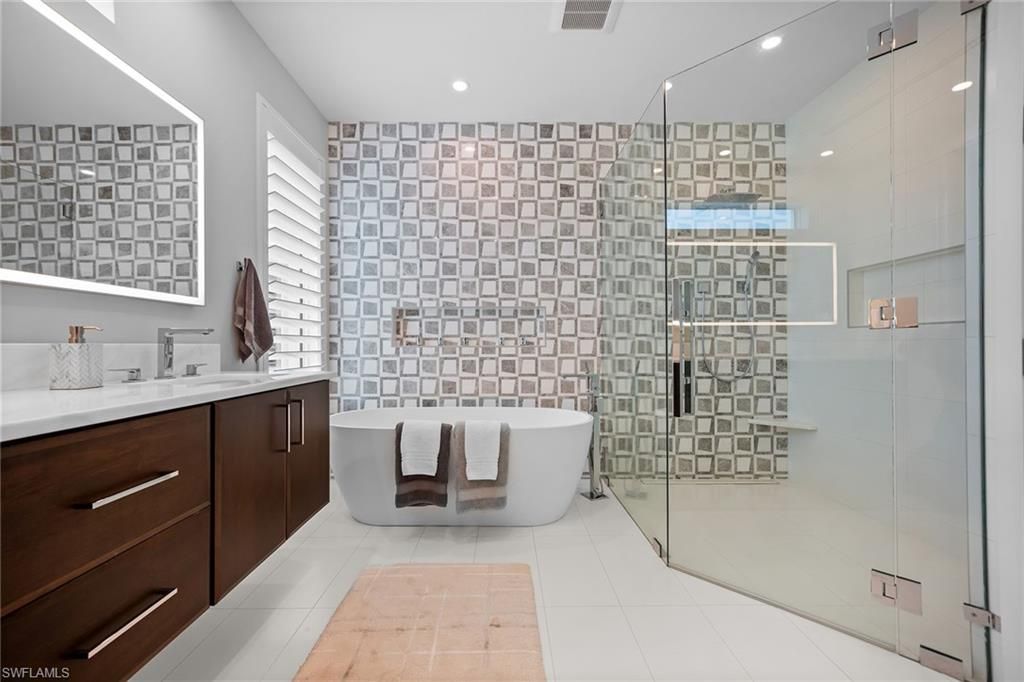 7963 Grand Bay Dr, Unit 11, Naples, FL 34108 Photo