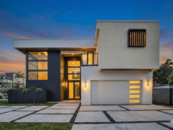 750 NE 16th Avenue, Fort Lauderdale, FL 33304