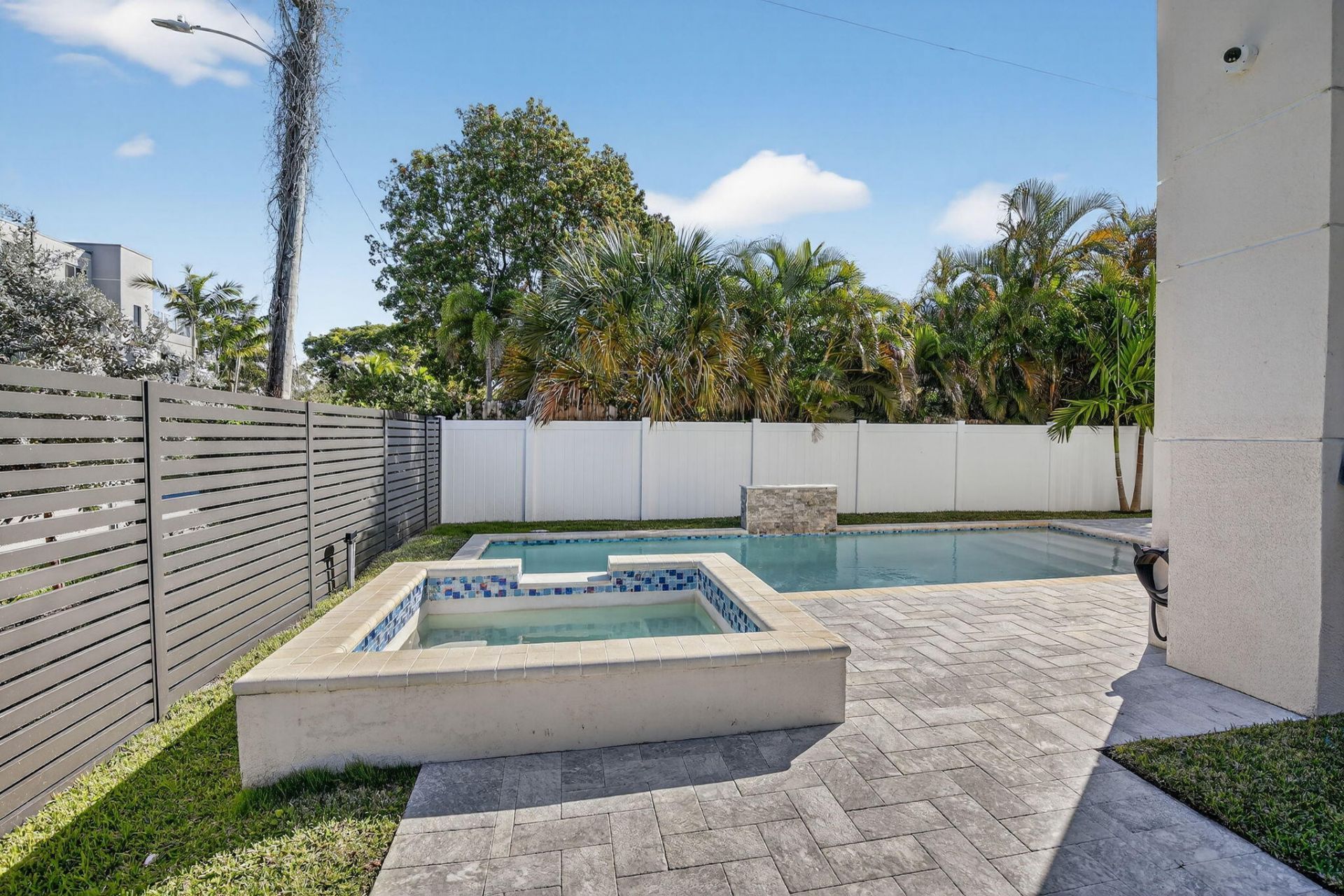 750 NE 16th Avenue, Fort Lauderdale, FL 33304 Photo