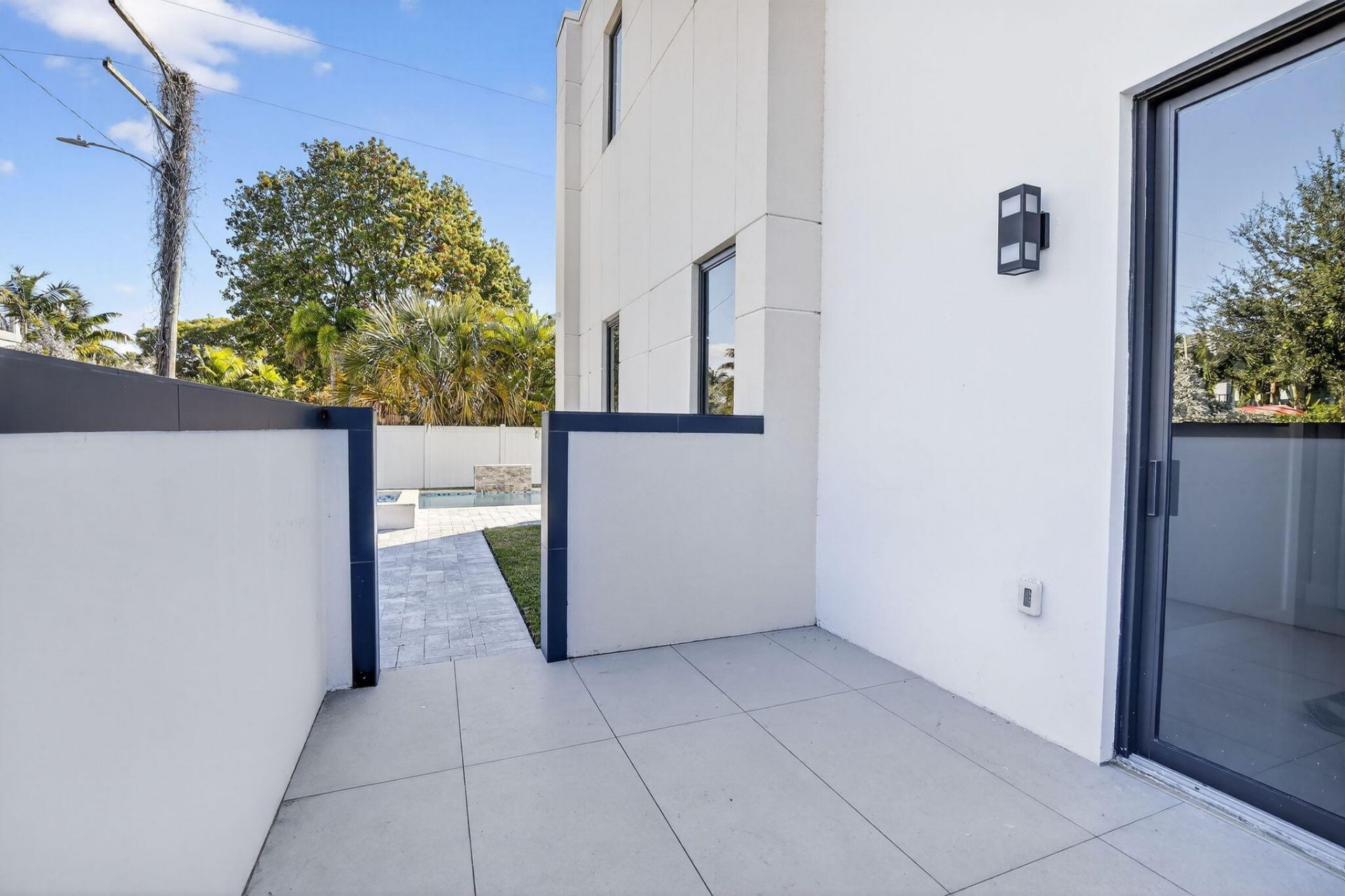 750 NE 16th Avenue, Fort Lauderdale, FL 33304 Photo