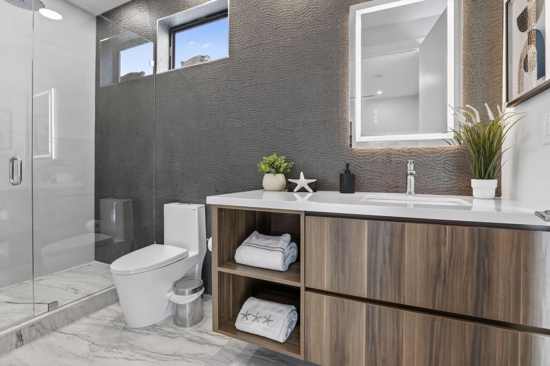 750 NE 16th Avenue, Fort Lauderdale, FL 33304 Photo